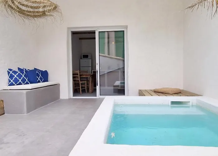 Xenonas Avec Petite Piscine Privee