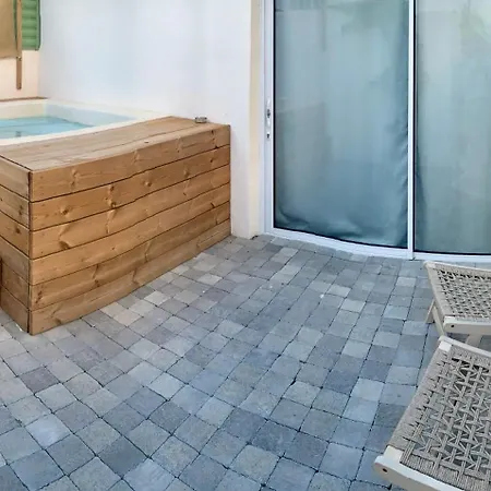 Appartement Xenónas Avec Petite Piscine Privée