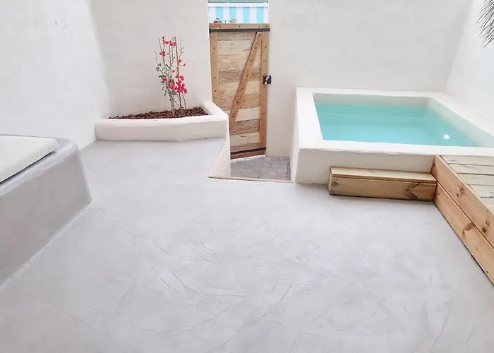 Apartment Xenonas Avec Petite Piscine Privee Le Grau-dʼAgde